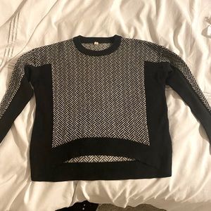 Lululemon sweater good condition size 4